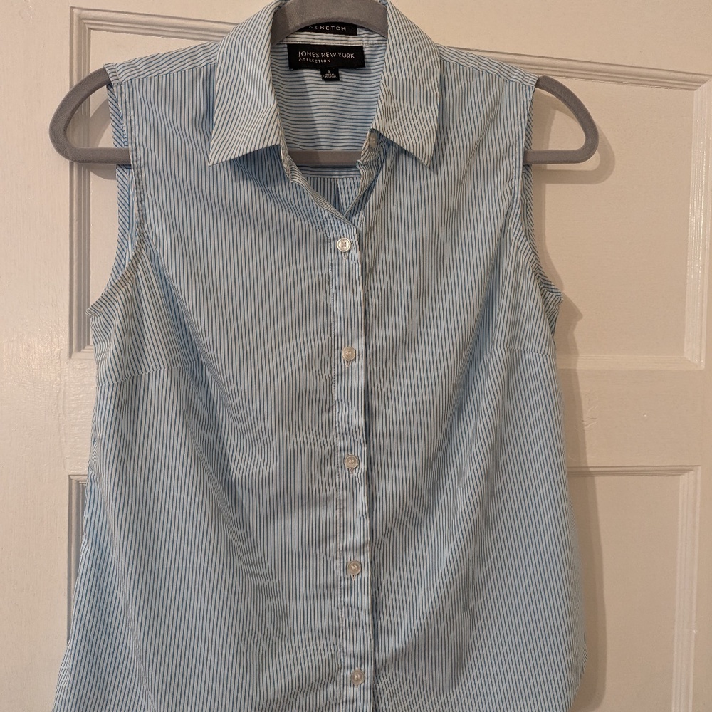 Jones New York No-Sleeve Button-down Collared Shirt Size 2